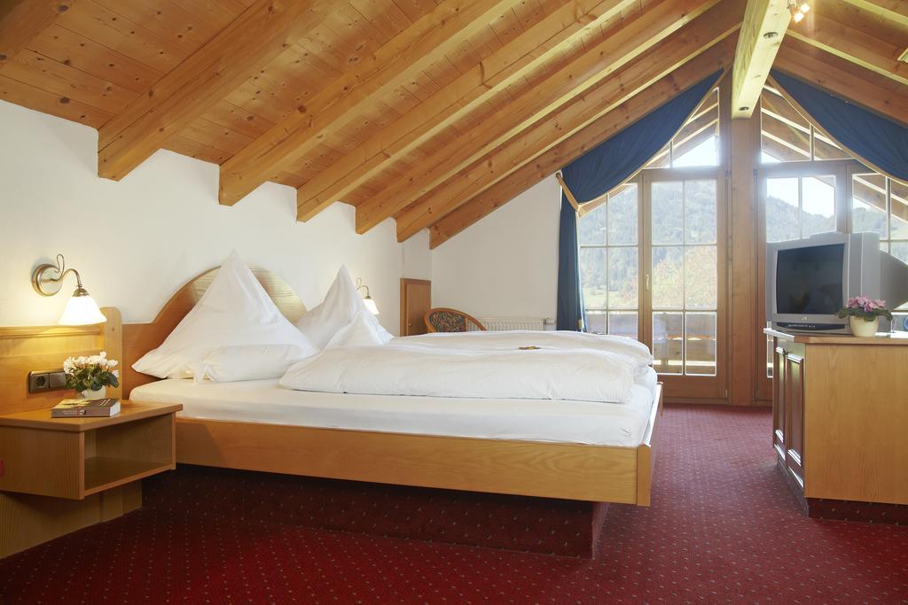 Hotel Garni Oberdorfer Stuben Obermaiselstein Szoba fotó